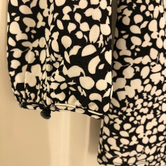 Talbots 3/4 sleeve black and white pattern blouse - Picture 2 of 5